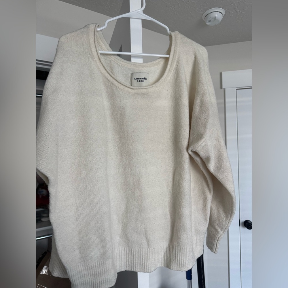 Abercrombie & Fitch Cream Crew Neck Sweater Cozy Knit